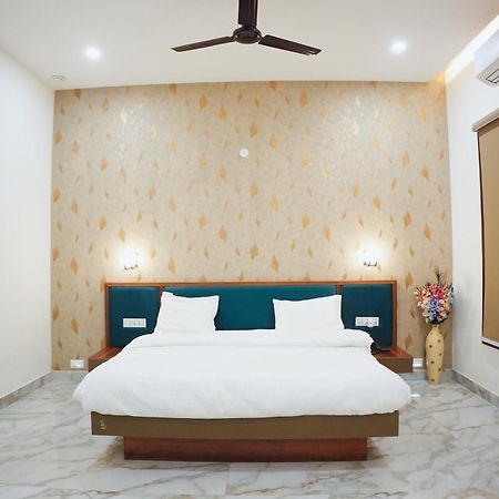 The Krati Resort And Convention Centre Bareilly Buitenkant foto