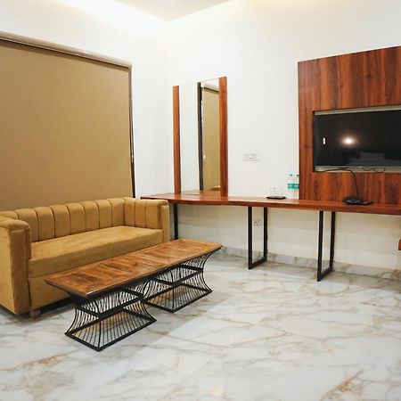 The Krati Resort And Convention Centre Bareilly Buitenkant foto