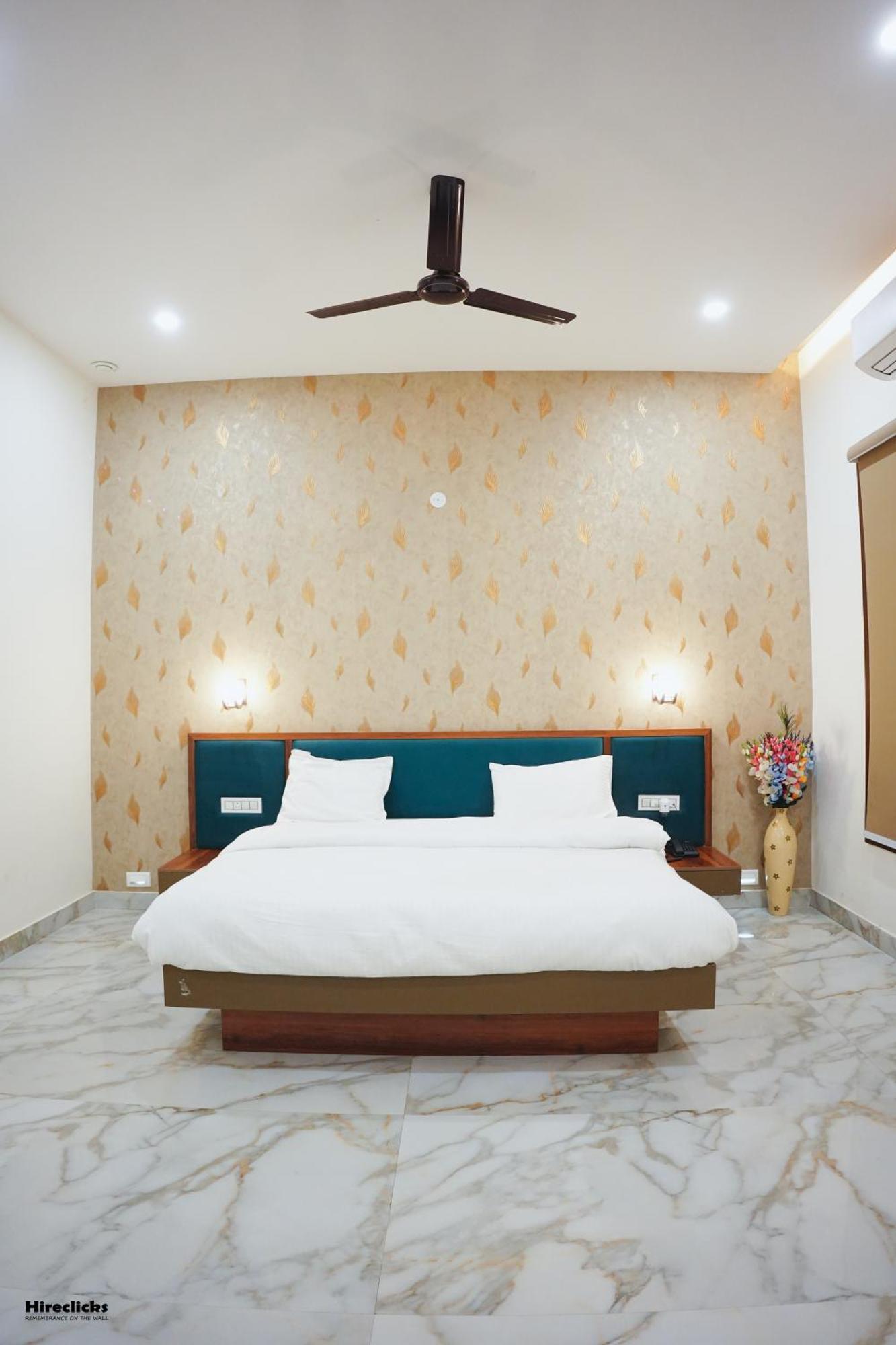 The Krati Resort And Convention Centre Bareilly Buitenkant foto
