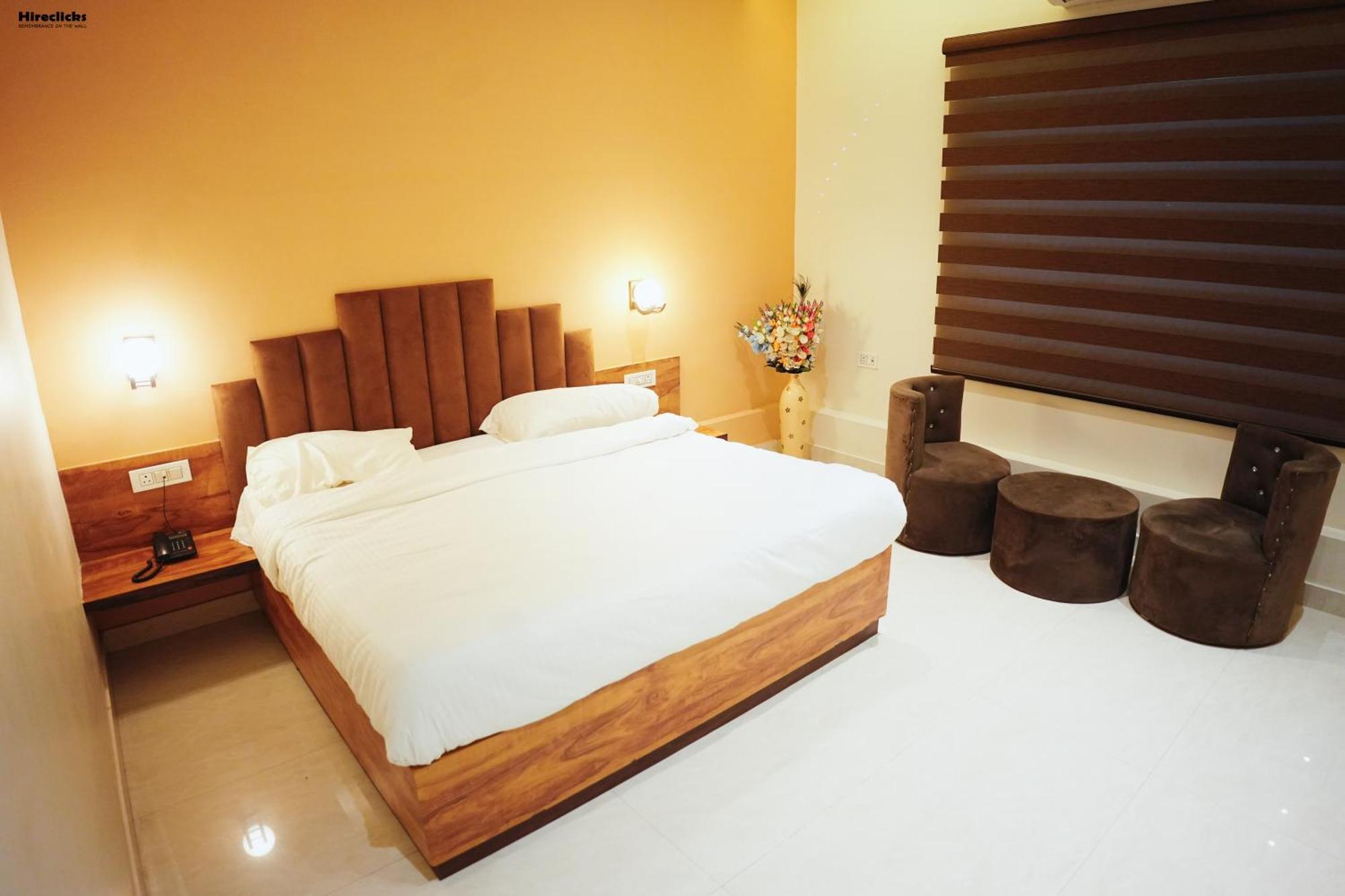 The Krati Resort And Convention Centre Bareilly Buitenkant foto