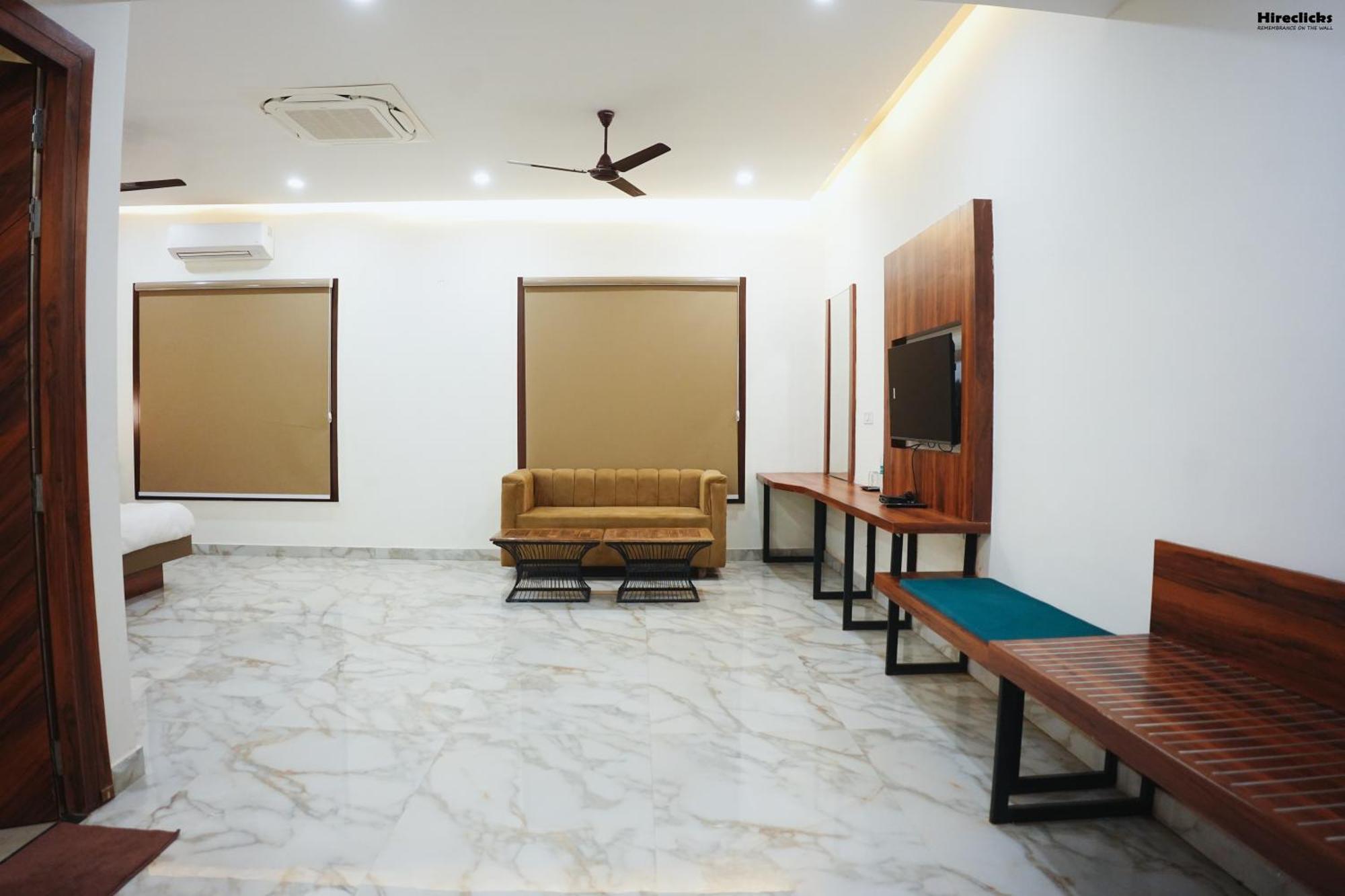 The Krati Resort And Convention Centre Bareilly Buitenkant foto